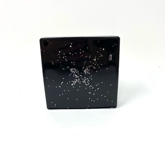 🎉 Host Pick 🎉 Handmade Epoxy Ash Tray - Picture 2 of 3